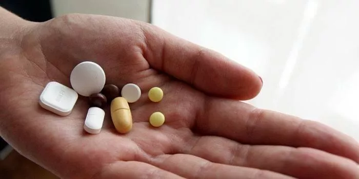 Visok krvni tlak - što učiniti kod kuće, kako ga sniziti tabletama ili narodnim lijekovima