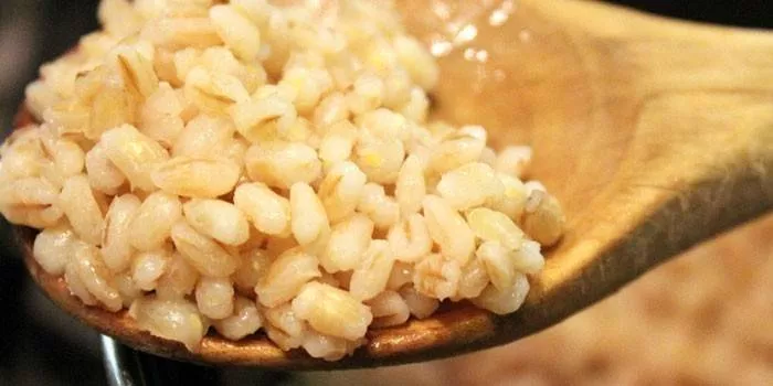 Які продукти знижують тиск - список овочів, фруктів та напоїв при артеріальній гіпертензії