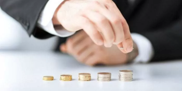 Stavite novac uz kamatu - analiza najprofitabilnijih depozita, usporedba stopa u rubljama i stranoj valuti